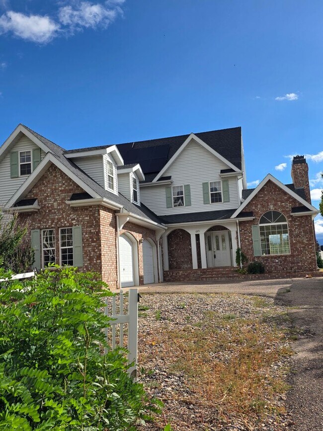 Building Photo - 123 S Rachel Ln