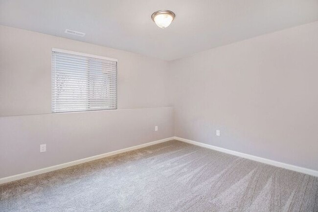 Building Photo - 16557 Charles Town Dr