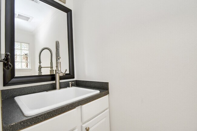 Building Photo - 4003 Perry Knoll Ct