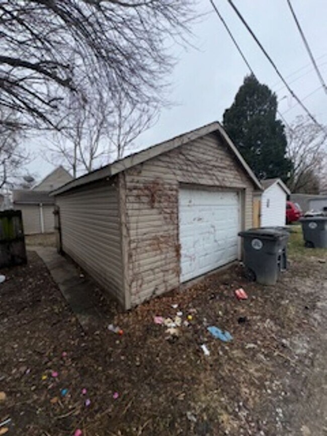 Building Photo - 2513 West Illinois Street, Evansville, Ind...