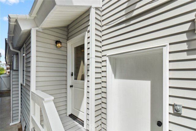 Building Photo - 204 Diamond Ave