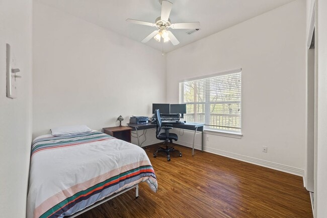 Building Photo - Spacious 3-Bedroom, 2.5 Bathroom Home in Woods Creek - Prime Bentonville Location