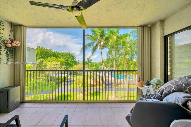 Building Photo - 2205 S Cypress Bend Dr