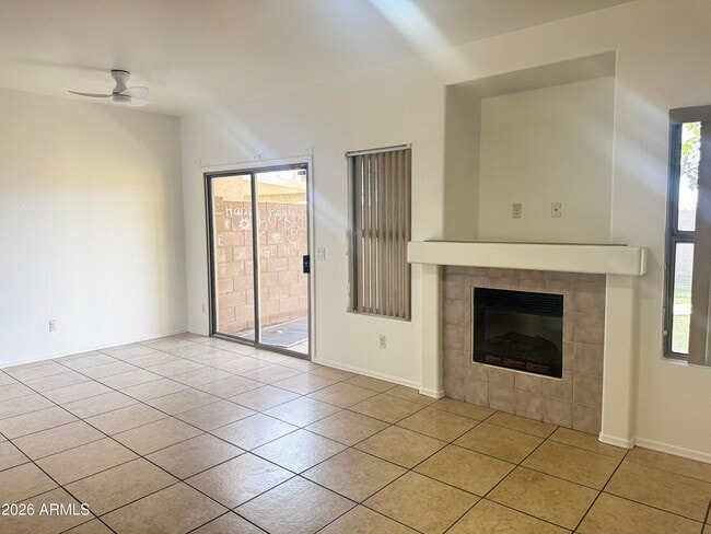 Building Photo - 1922 N 106th Ln