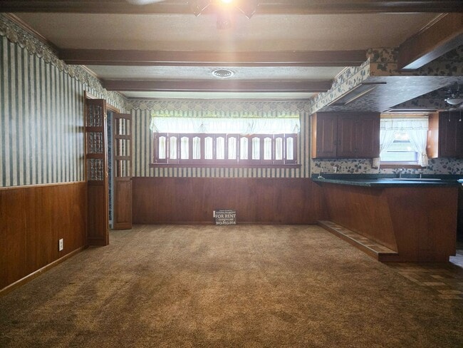 Building Photo - 3/2/2 with Classic Charm in Southeast Sherman