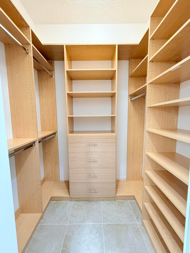 Building Photo - 14572 White Jade Terrace