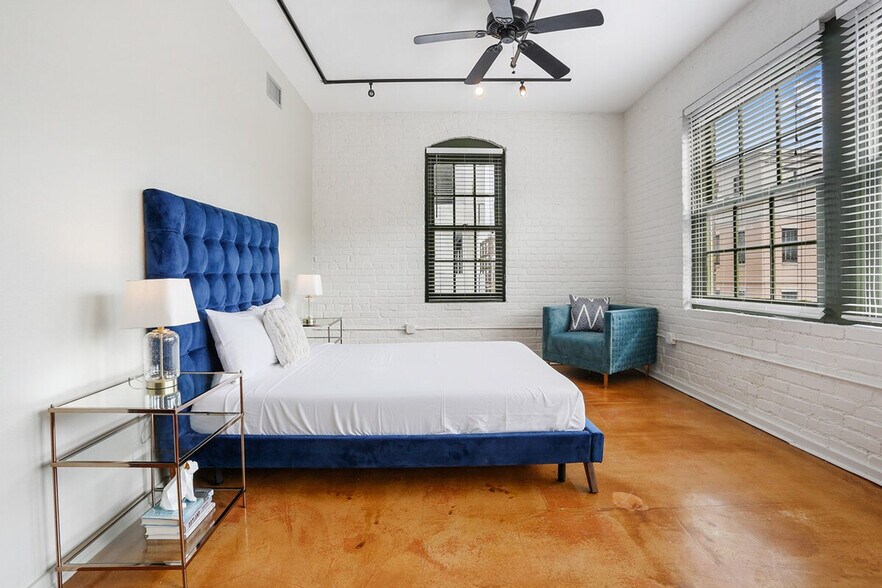 Building Photo - 1041 Constance St