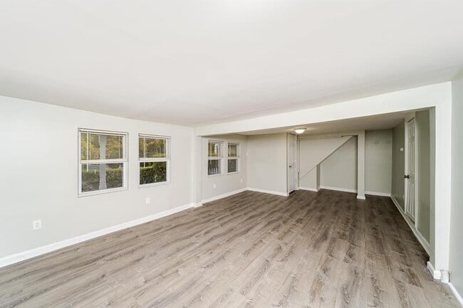 Building Photo - 20 Vandenburgh Ave