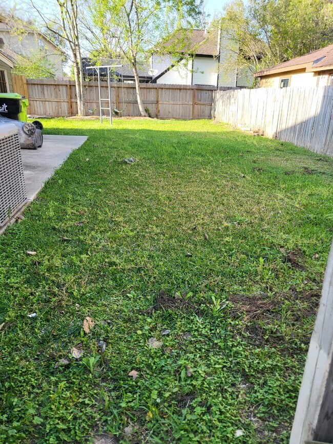 Building Photo - 14810 Rancho Vista Dr