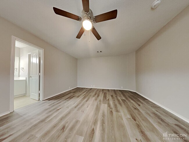 Building Photo - 4512 Merlot Dr