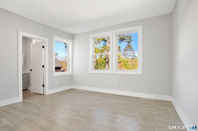 Building Photo - 173 Wellsville Ave