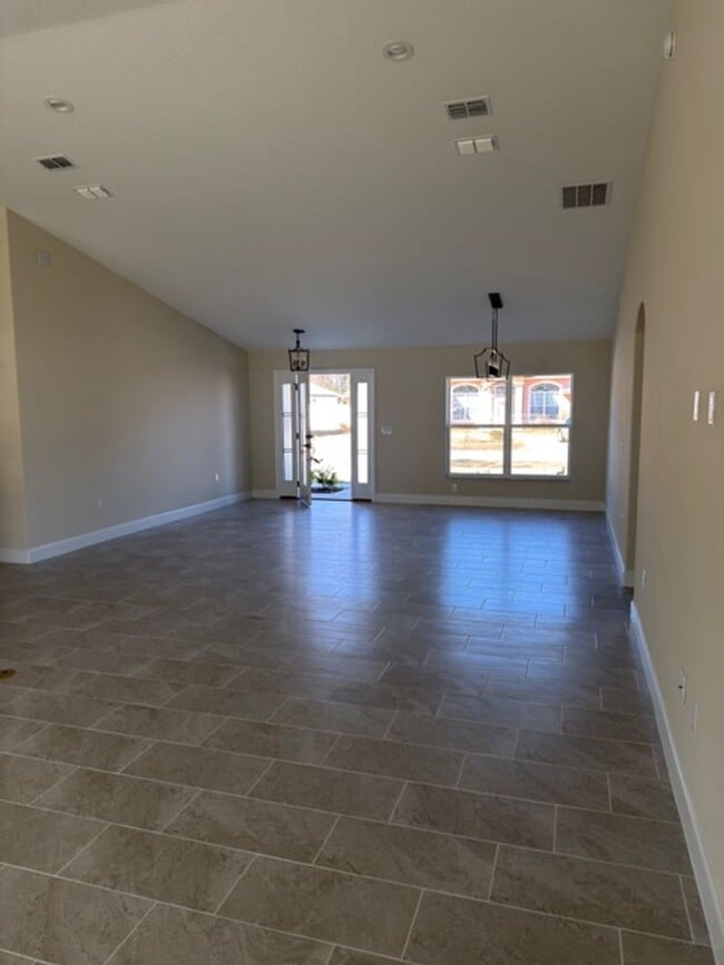 Building Photo - Brand new 4 bedroom home for rent