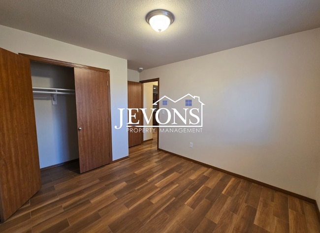 Building Photo - $250 Off on your First Month's Rent. A beautiful home near Downtown Yakima.