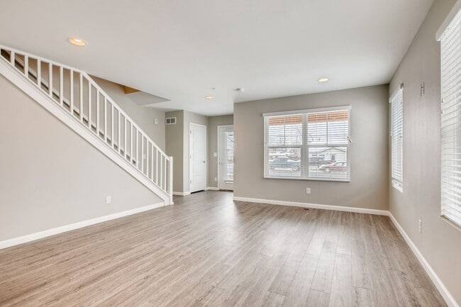 Building Photo - 3 Bedroom Townhomes For Rent