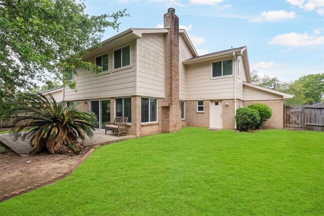 Building Photo - 2207 Brook View Ln