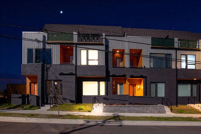 Building Photo - 2135 24th Ave N