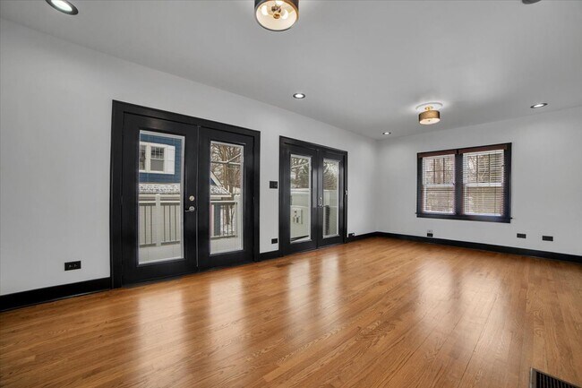 Building Photo - 4941 Montgomery Ave