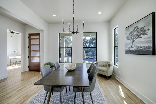 Building Photo - 4715 McKinney St