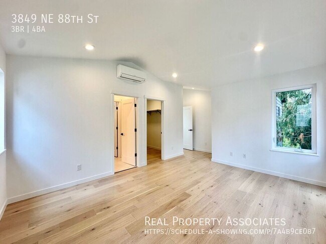 Building Photo - 3849 NE 88th St