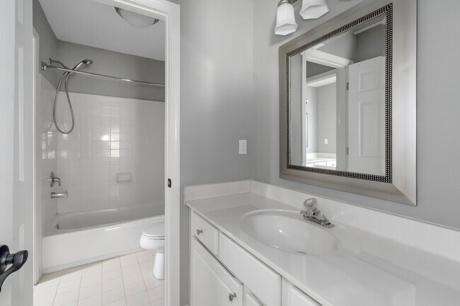 Building Photo - 13065 Tidewater Crossing