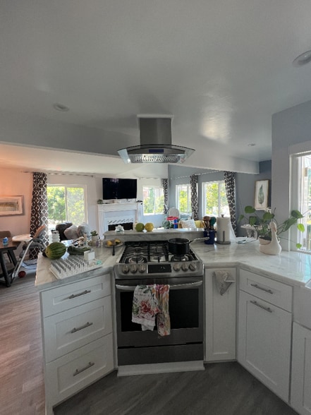 Building Photo - 4763 Lamont St