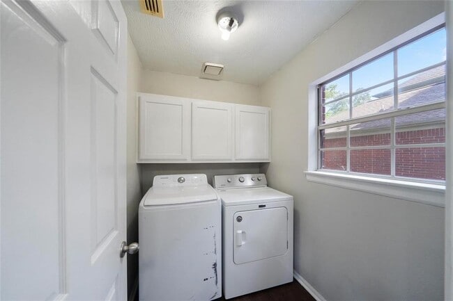 Building Photo - 4426 Echo Falls Dr