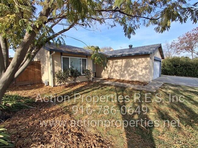 Building Photo - Antelope R.V. Parking, Single Story: Large Yard: RV Parking: 3 Bed, 2 Bath - Foothill Farms/Antelope