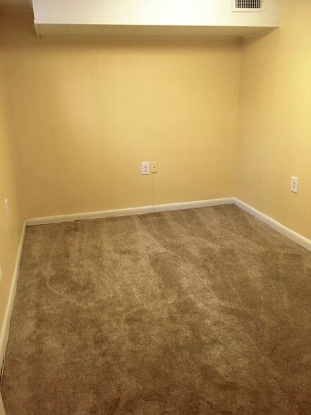 bedroom - 9014 Walden Rd