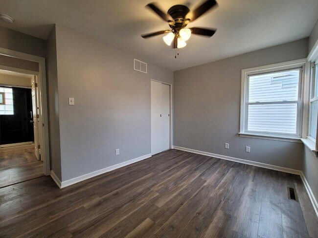 Building Photo - 2716 White Oak Ave