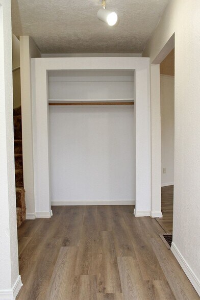 Building Photo - 7937-7937 N Fessenden St