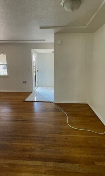 Building Photo - 10063 Faywood St