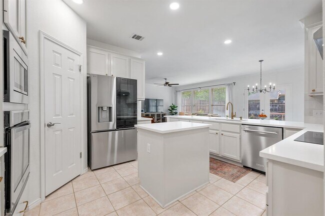 Building Photo - 11817 Lake Stone Dr