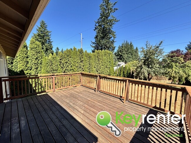 Building Photo - North Tacoma home located in Cul-De-Sac an...