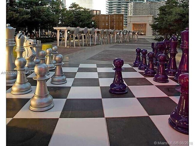 Building Photo - 475 Brickell Ave