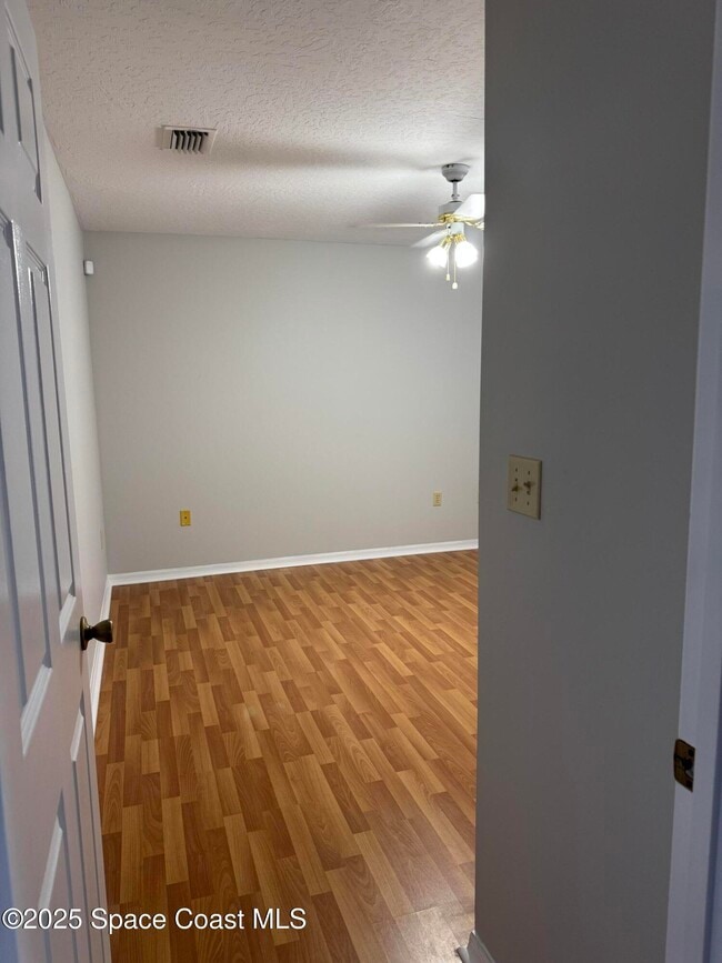 Building Photo - 3525 Chancellorsville Ave