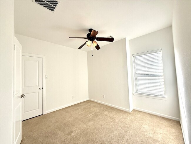 Building Photo - 5737 Yorkshire Road