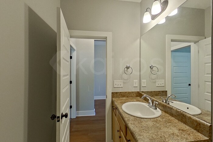 Building Photo - 8008 Shadesbrook Dr