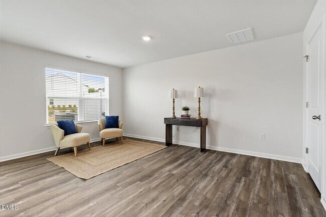 Building Photo - 24 Red Clover Dr