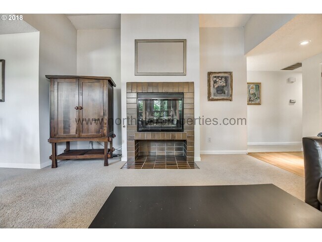 Building Photo - Great Lake Grove Bungalow Walking Distance to Everything