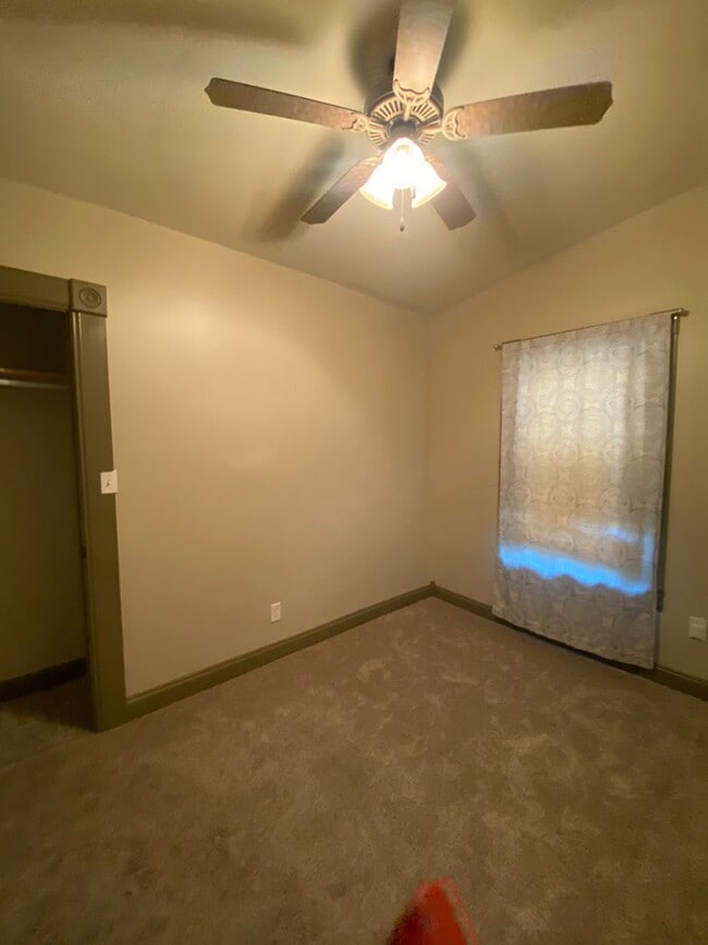 Building Photo - Charming 2bed/2bath Home