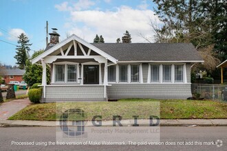 Building Photo - Charming 2 Bedroom Bungalow - Located in C...