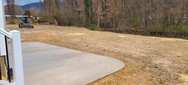 Building Photo - 570 Old US Hwy 70