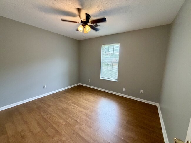 Building Photo - 115 Carey Ct