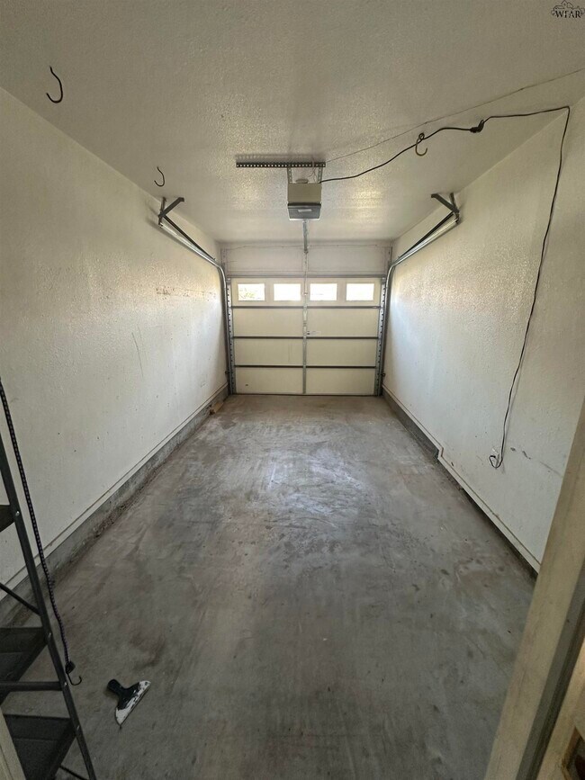 Building Photo - 3021 McGaha Ave