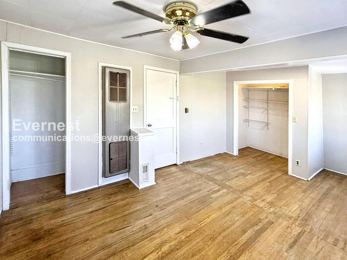 Building Photo - 1629 16th Ave S