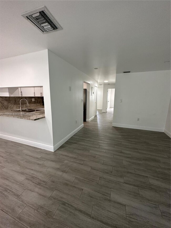 Building Photo - 2050 SW 122nd Ave
