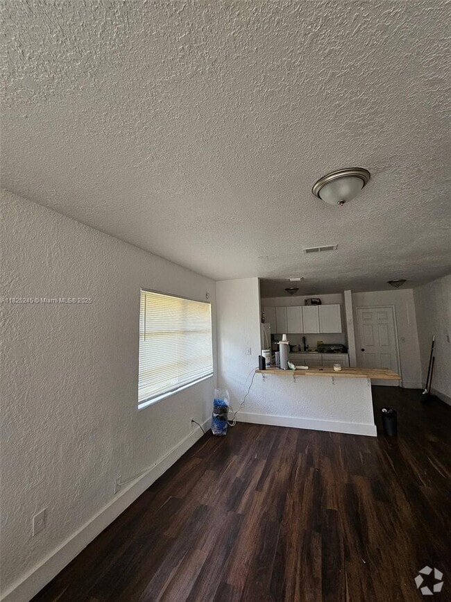 Building Photo - 1408 NW 9th Ave
