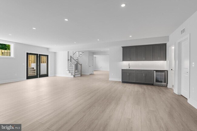 Building Photo - 5613 34th St N