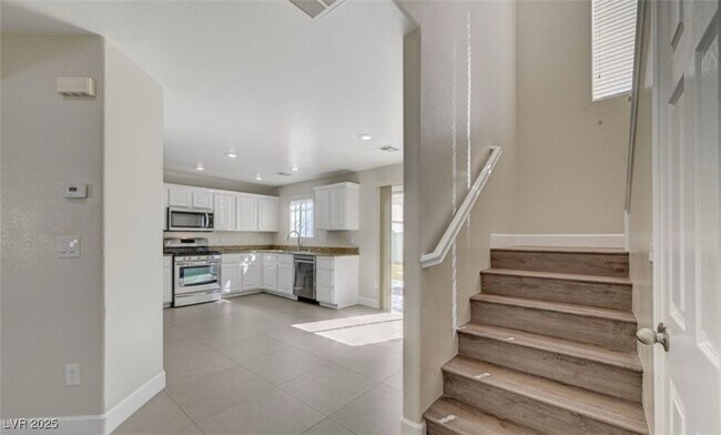 Building Photo - 5733 Rose Tiara Dr