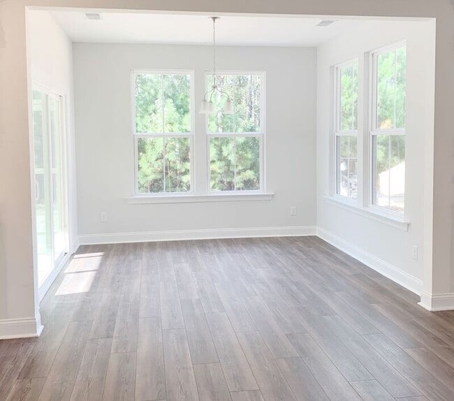 Building Photo - 113 Firebrick Way